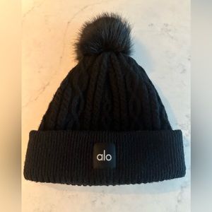 Alo Cashmere Bennie Black